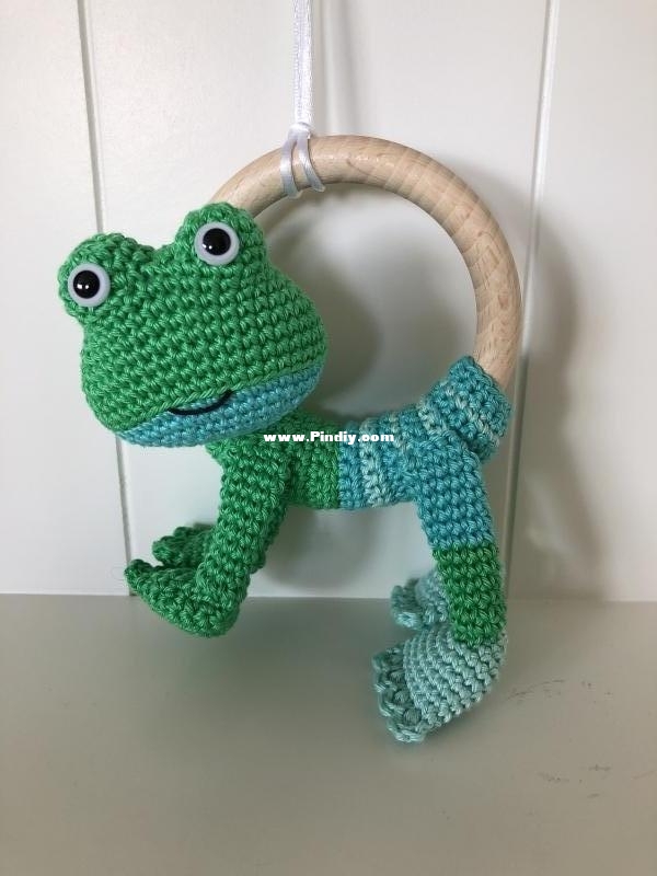 Jookz creaties Joke Postma Frog Rattle DutchKnitting and Crochet
