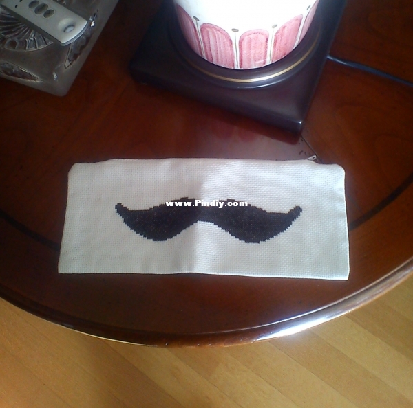 mustache pencil case_black 2.jpg