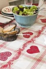Chemin de table Coup de coeur from Creation Point de Croix  No 24 HS Broderie Rouge PCS & XSD
