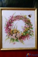Riolis Wreath with Willow and Herbs
