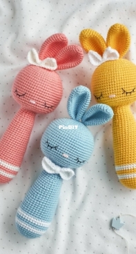 Raula Toys - Natascha Antoniadi/Antoniyadi - Crochet Rattle Bunny