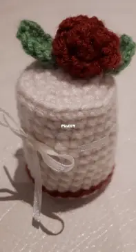 A modern wedding cake