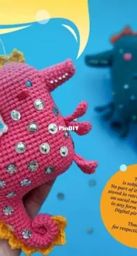 Natura Crochet and Grannys Crochet Hook - Natasha Tishchenko and Masha Yarkova - Big  Scary Dragon