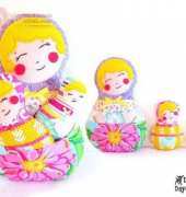 Dolls and Daydreams-Babushka Matryoshka Set of 3 Russian Nesting Dolls