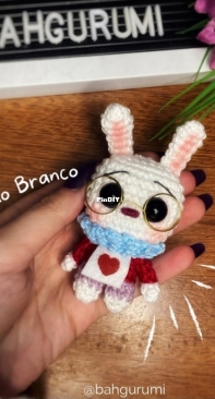 Bahgurumi - Bárbara Licheski - White Rabbit - White Rabbit - Coelho Branco - Portuguese - Free