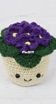 Yarn Blossom Boutique - Melissa Bradley - African Violet