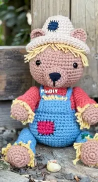 Crochet Scarecrow Bear  CrochetToPlay