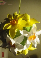 Bowl of daffodils