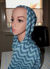 Hooded shawl (Scoodie)