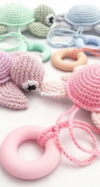 AnnaB - Deborah Marchand - Little Turtle with teething rings
