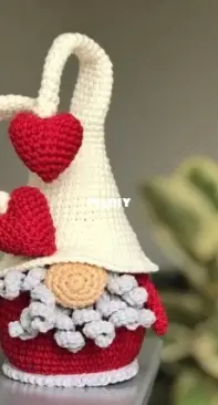 Natty Toys - Nataliia / Natalia Romaniv - Valentines gnome with hearts
