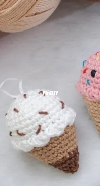 Little Crochet Farm - Ana Carolina Figueiredo - No Sew Ice Cream cone - Free