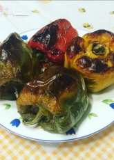Roasted bellpeppers, stuffed with quinoa, Dijon moustard and caramelized onion.