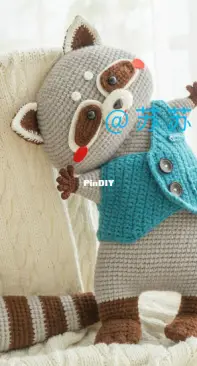 New Mommy Handmade DIY - Su Su Jie Jia - Susans Family - SA1694 - Hugging Bear Pillow - Racoon - Chinese - Free