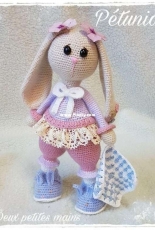 Deux Petites Mains - The Two Little Hands - Sandrine Campaña Garcia - Petunia the Rabbit - French