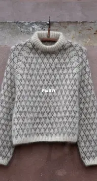 Spot Sweater by Anne Ventzel - English
