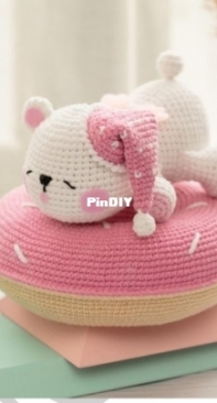 Kaia Crochet - Kaia Han - Sleepy Bear Doughnut Pattern