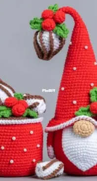 Mufficorn - Olga Chemerys - Gnome and cup with Meringues