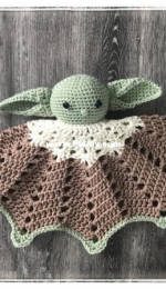 AprilCarrineCreates-crochet Yoda lovey - English