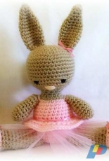 Mostly Stitchin Crochet - Meredith May - Blossom Bunny