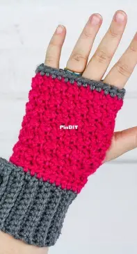 Stella Fingerless Gloves - Kickin Crochet