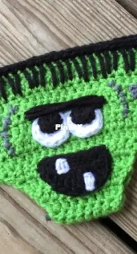 Make It Sew Crochet - Lizz Jelsma - A Very Creepy Pair Of Underwear - Free