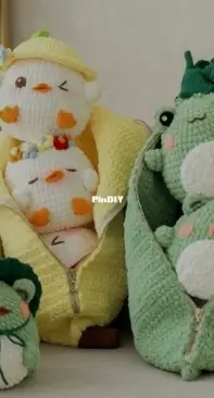 New Mommy Handmade DIY - Su Su Jie Jia - Susan's Family - SA2041 / SA2042 - Cute Fruit and Vegetable Pillow - Pea Frog Style and Banana Duck Style - Chinese - Free