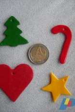 Motifs faits en PÂTE FIMO de Noël pour pendre sur le sapin