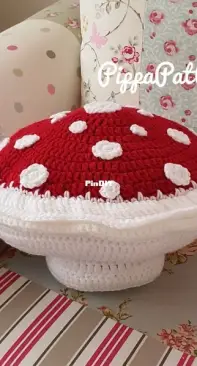Pippa Patterns - Connie Rockliff - Toadstool Cushion