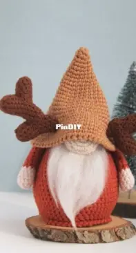 Pam Pino Design - Nazeli Mkrtchyan-Tadevosyan - Christmas Moose Gnome