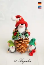 Mala Designs - Mandy Herrmann - Elf with Holly