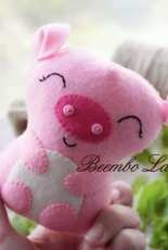 Beembo Land -Julia Puzyreva Piggie Felt Pattern - Russian