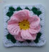 Crochet Atelier - Luba Davies - Flower in granny square 2