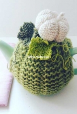Pumpkin Tea Cosy for Autumn by Claire Garland - Free