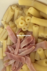 my lunch: macaroni + ham