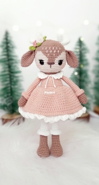 Sarahs Hooks and Loops - Sarah K Wright - Hattie the Fawn