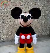 Mickey Mouse amigurumi