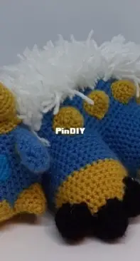 Blue Fox Paws - R Fox - Zinogre crochet pattern