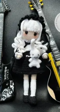 Huihui EL Handmade - Crafts with El - Heizi Doll and Alisha Bailey Clothes - Chinese
