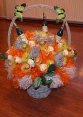 basket with lollipops