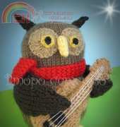 Knitted owl