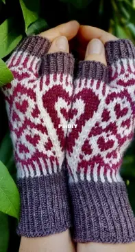 Spread Your Love Mitts by Catharina Duden - Ducathi - German