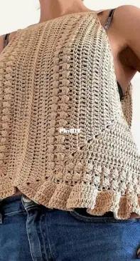 isWoolish - Tatiana Zuccalà - Liv Granny Square Adults Top