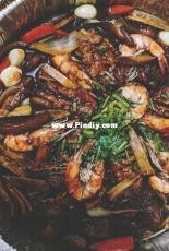 Seafood stew pot