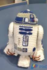 Mia Handcrafter - Ana Amelia Mendes Galvao - Mini R2D2 Pattern - Free