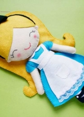 Meia Tigela-Felting Doll Alice-Free Pattern /Portuguese