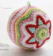 Zoom Yummy - Crochet Colorful Christmas Star Ball