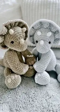 Helibelle Design - Helena Möller - Triceratops Theo and Jule