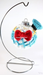 Tying An End - Tae Nomura - Donald Duck Christmas Ornament - Free