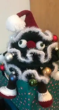 Deanna Albon ▪️ Silly Christmas Tree